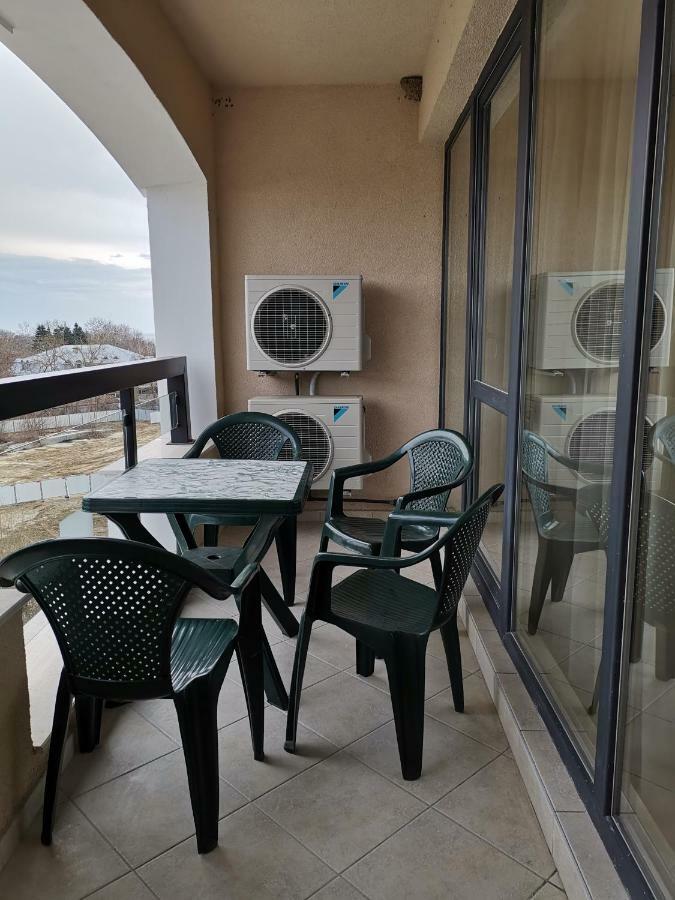 Cozy Apartment By The Sea 圣君士坦丁和海伦那 外观 照片