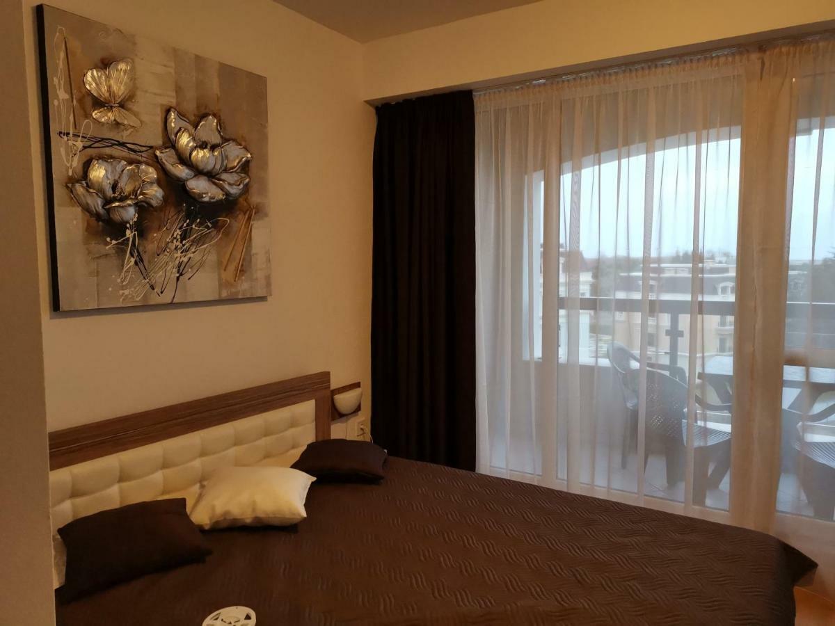 Cozy Apartment By The Sea 圣君士坦丁和海伦那 外观 照片